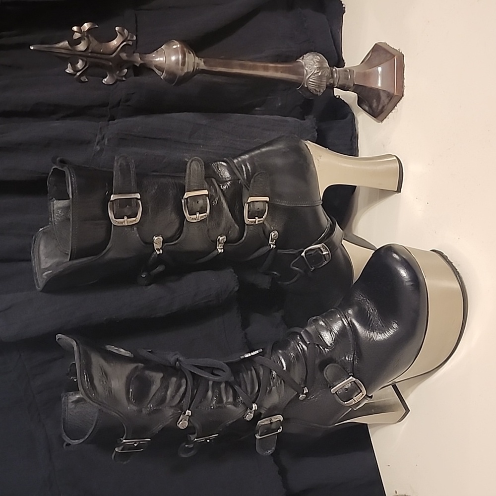 New Rock Boots Sz 39 (8 - 8.5)